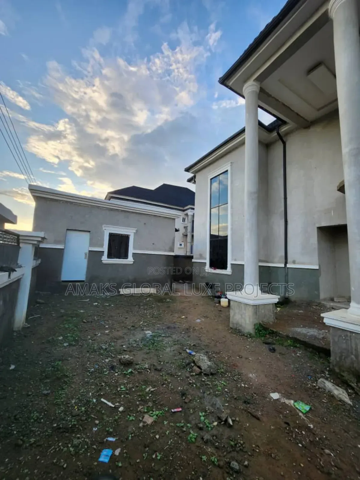 4bdrm Duplex in Behind Glory Dome, Lugbe District for sale