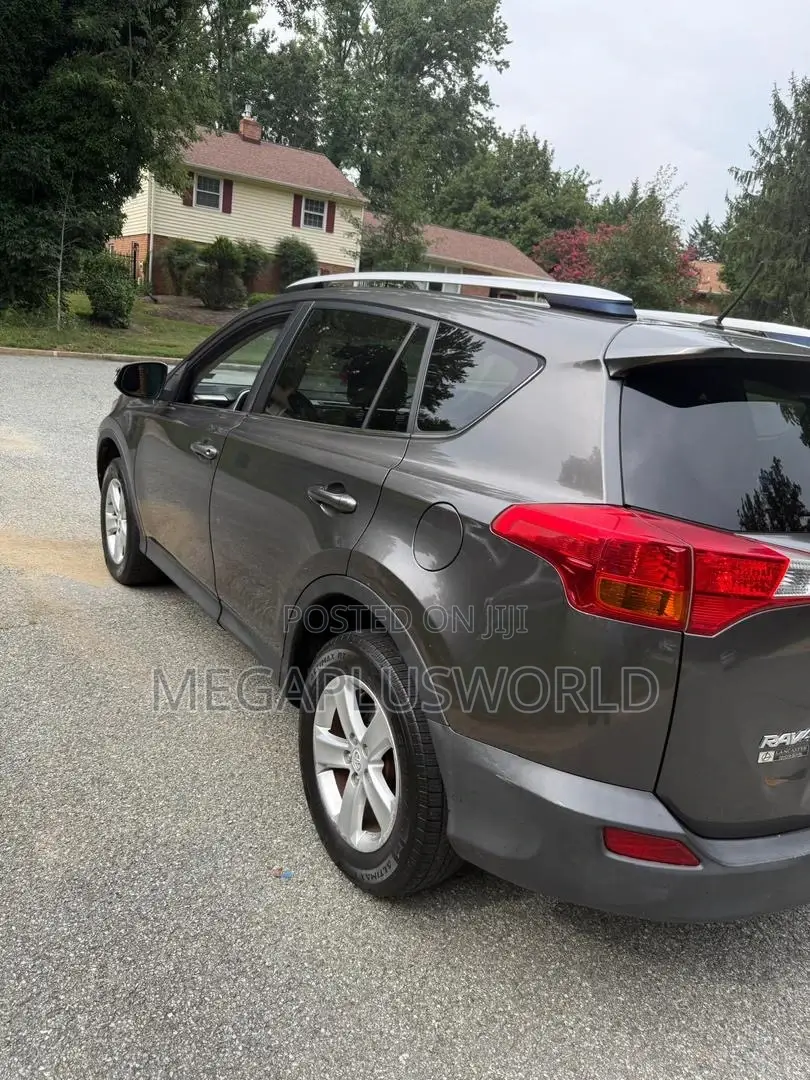 Toyota RAV4 Limited AWD (2.5L 4cyl 6A) 2013 Gray