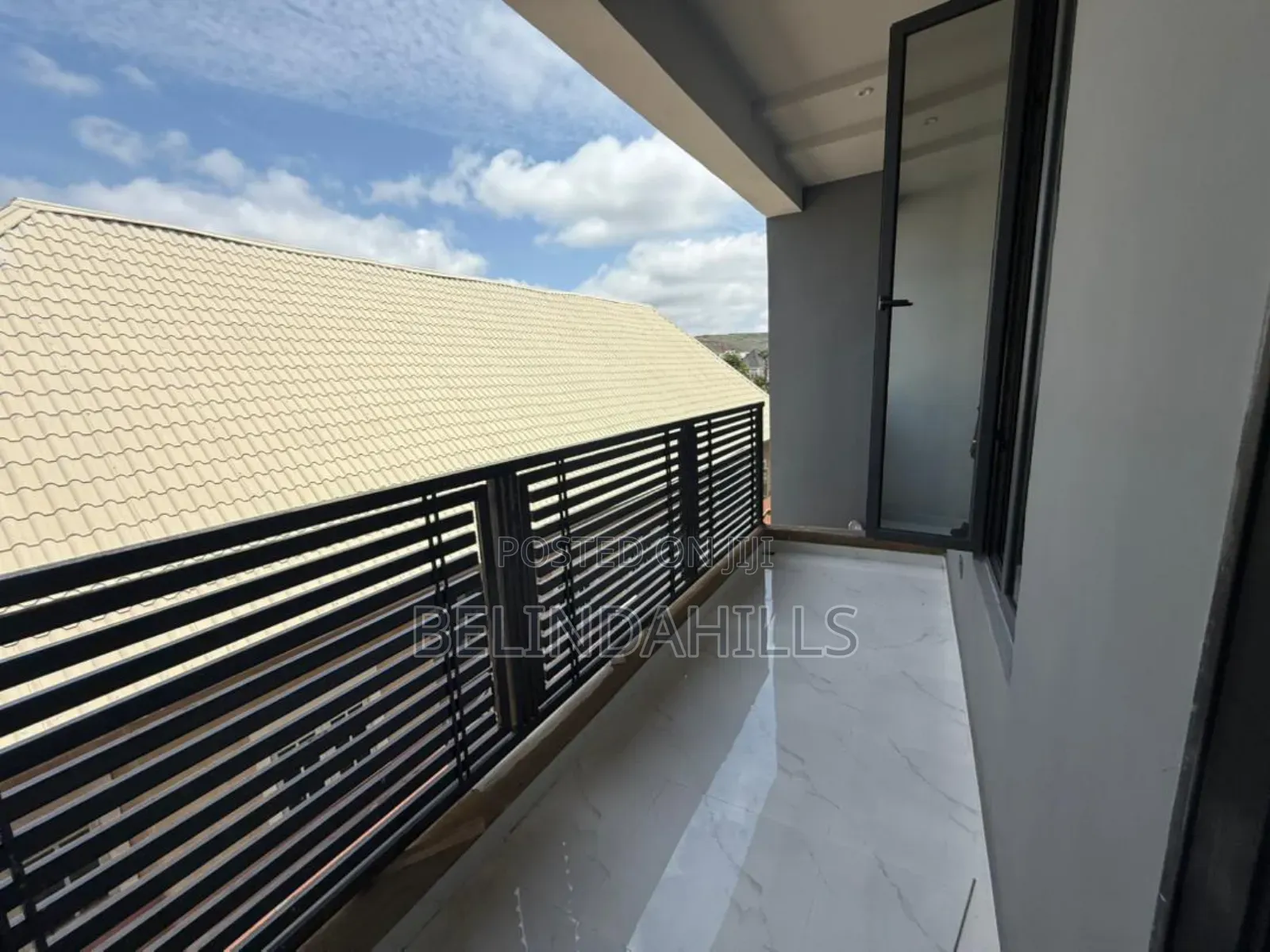 4bdrm Townhouse/Terrace in Apo Resettlement for sale
