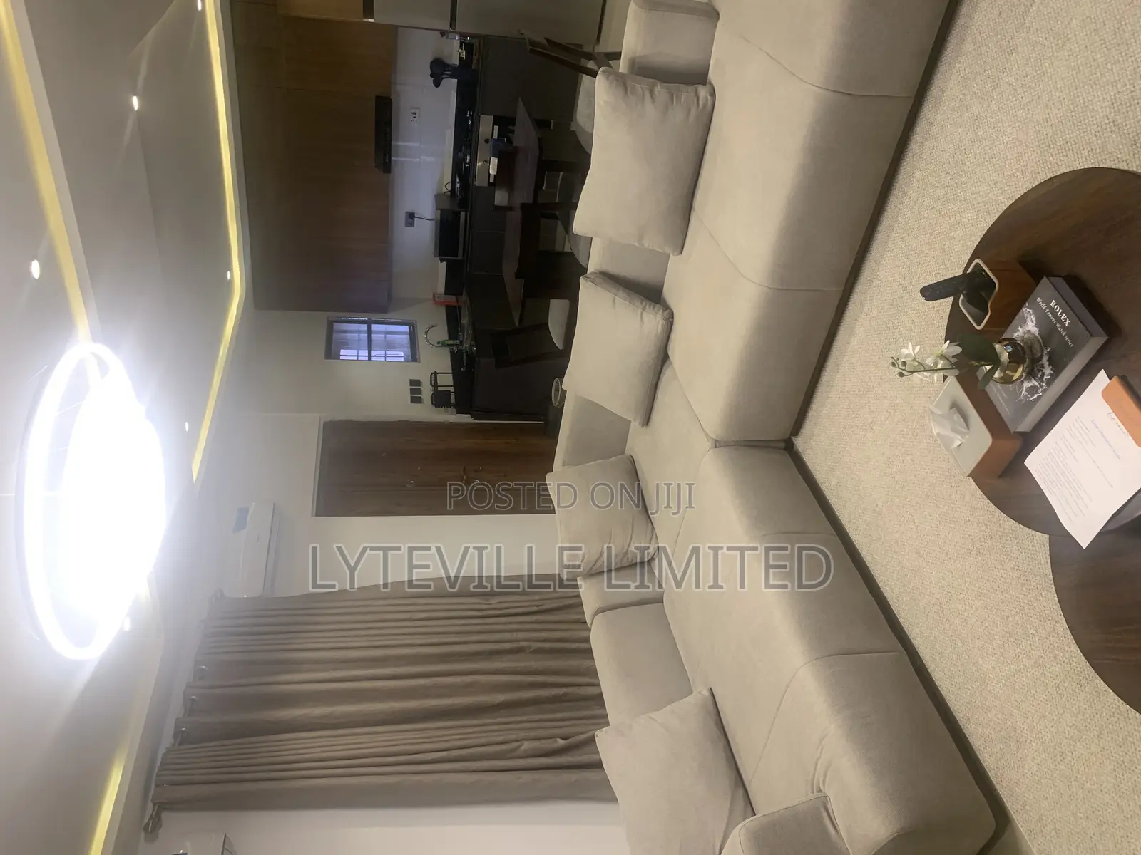 Luxurious 1 Bedroom With Gym Laundry
