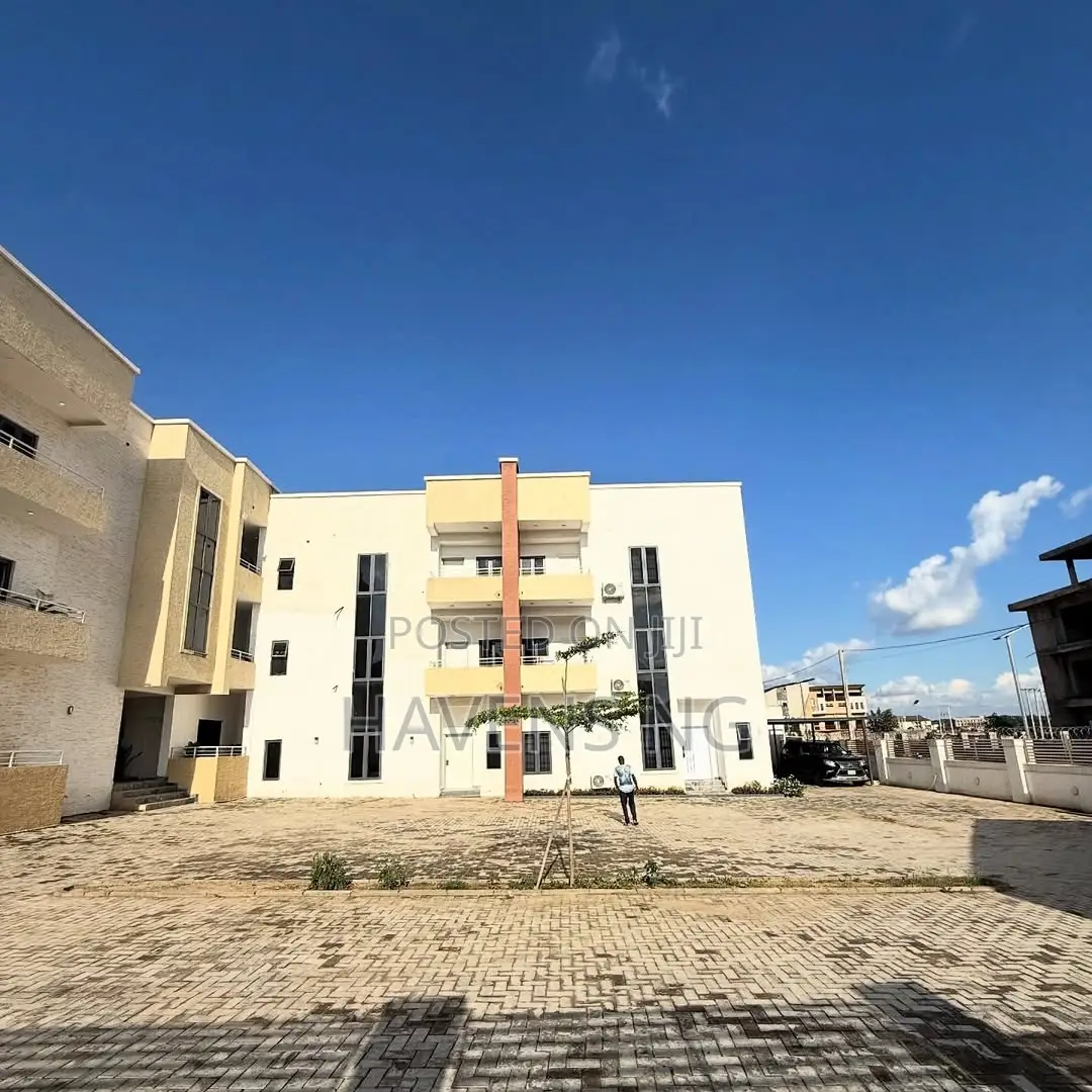 4bdrm Duplex in Jahi for sale