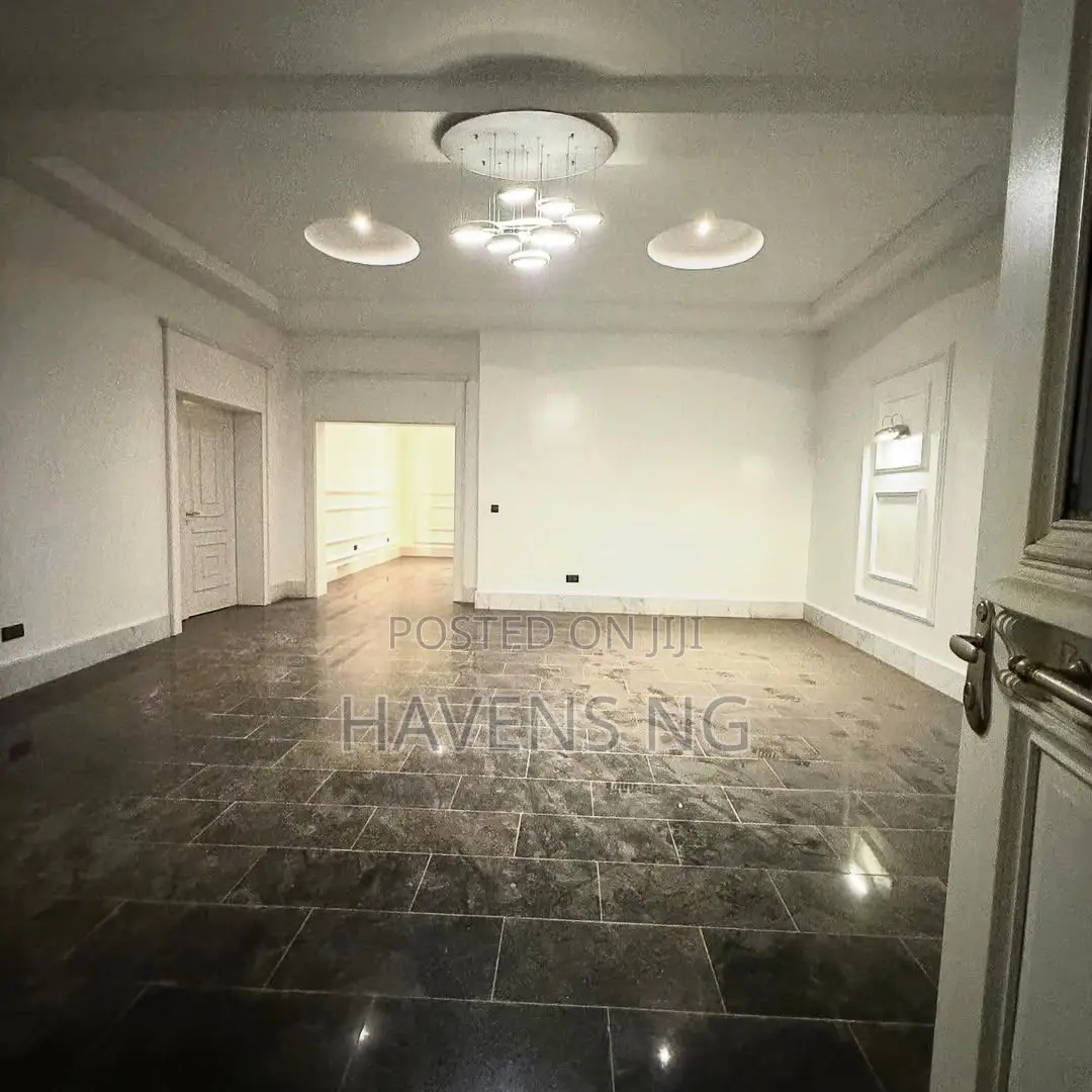7bdrm Mansion in Guzape District for sale