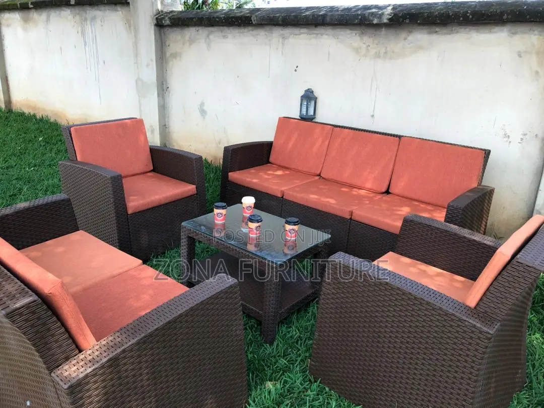 New Model Outdoor (7) Seater Plastic Chairs With Center Table