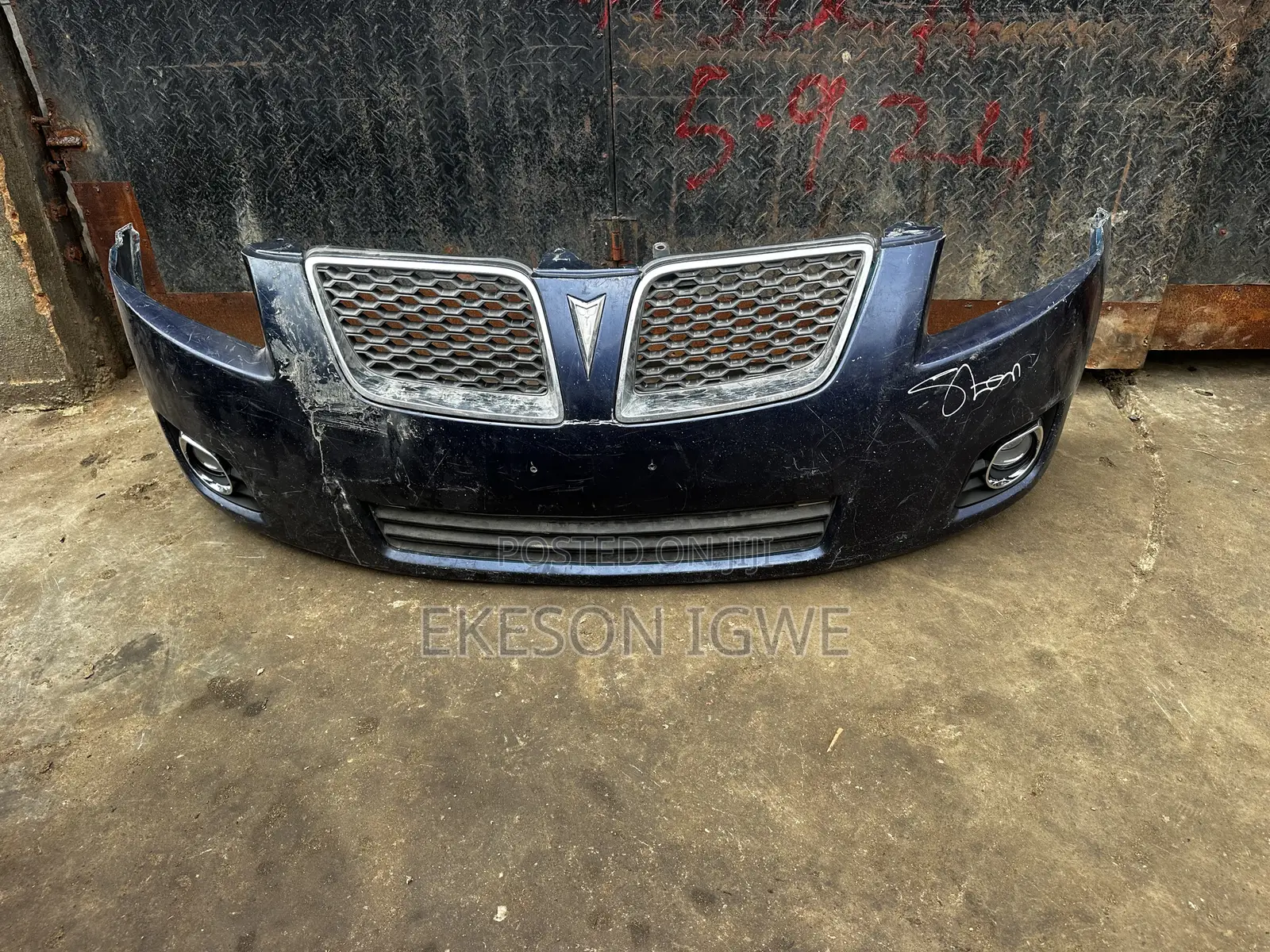 Complete Front Bumper Pontiac Vibe 2009/2010