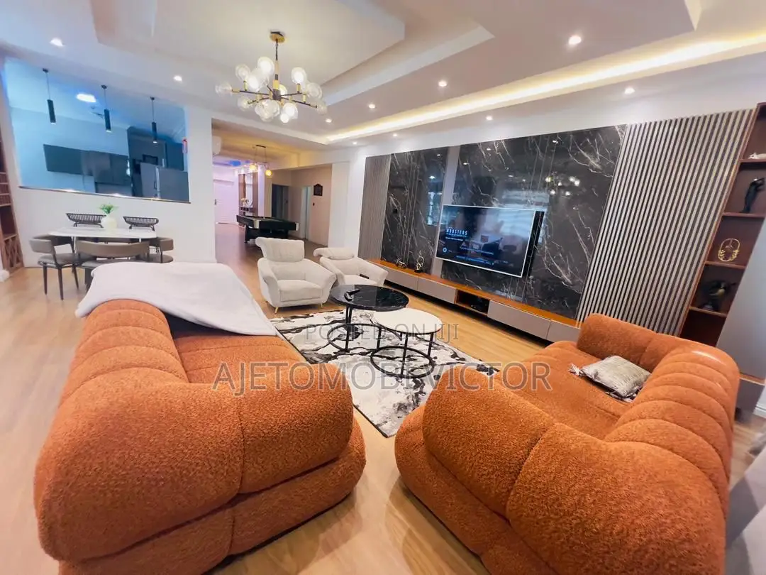 Beautiful Waterfront 3bedroom Apartment