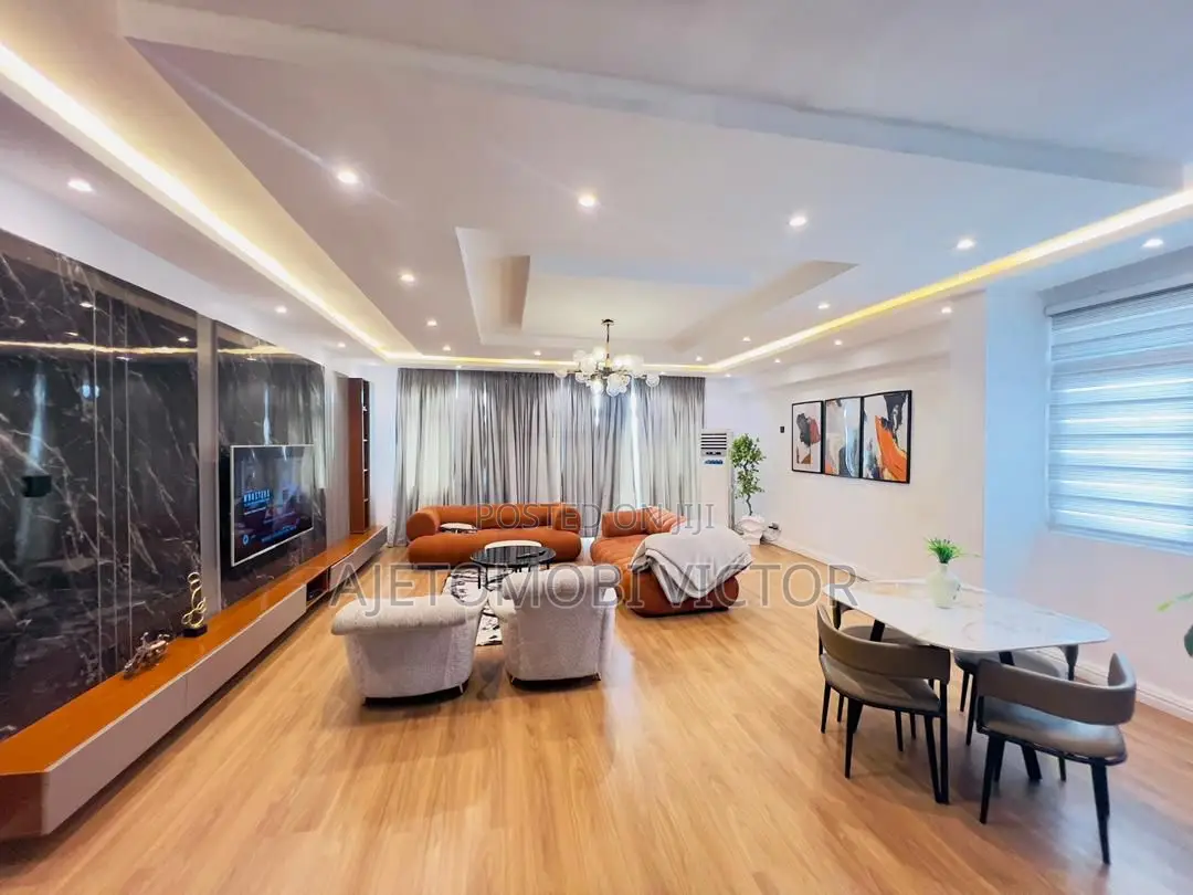 Beautiful Waterfront 3bedroom Apartment