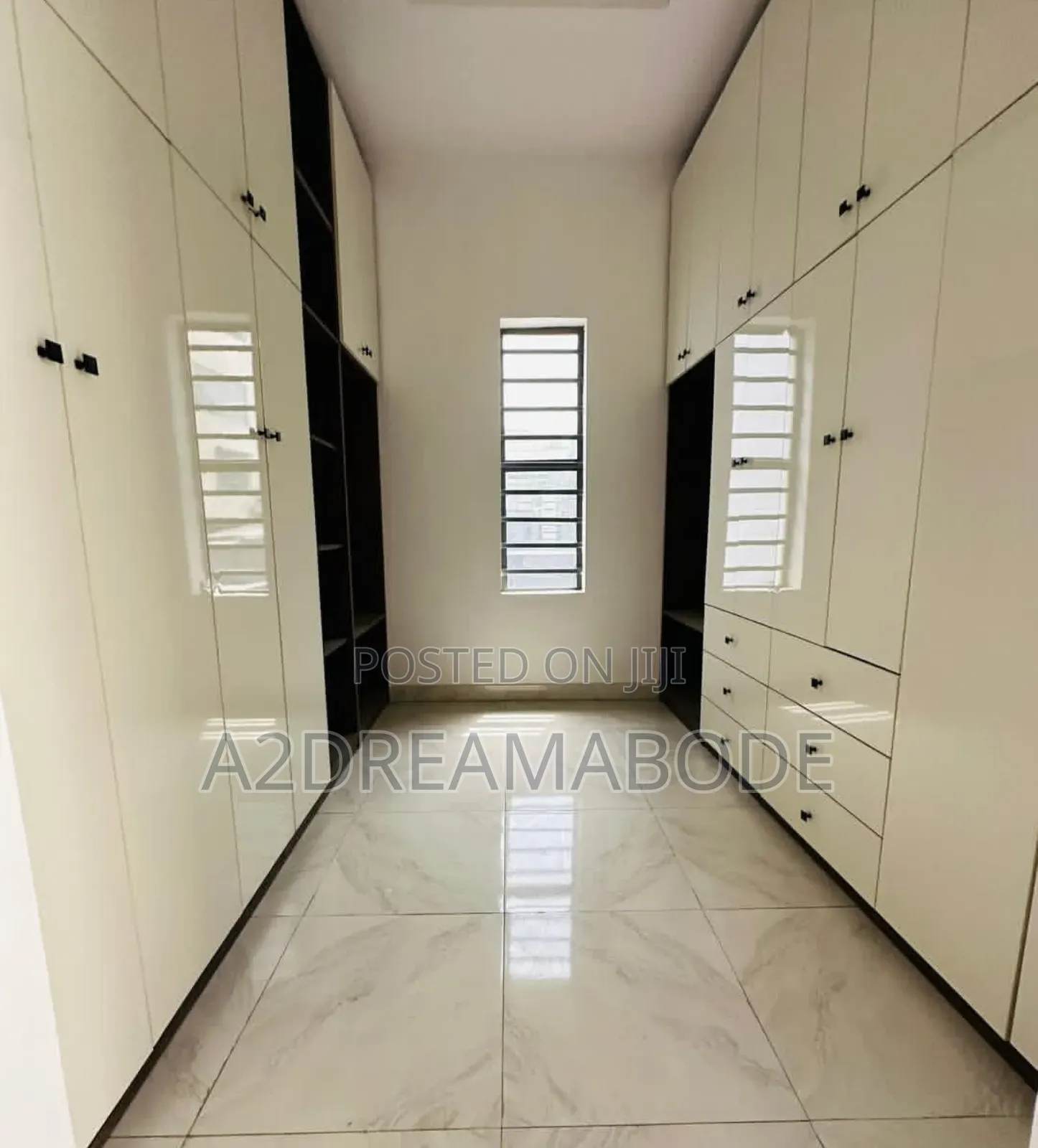 5bdrm Duplex in Magodo Phase 2 Gra for sale