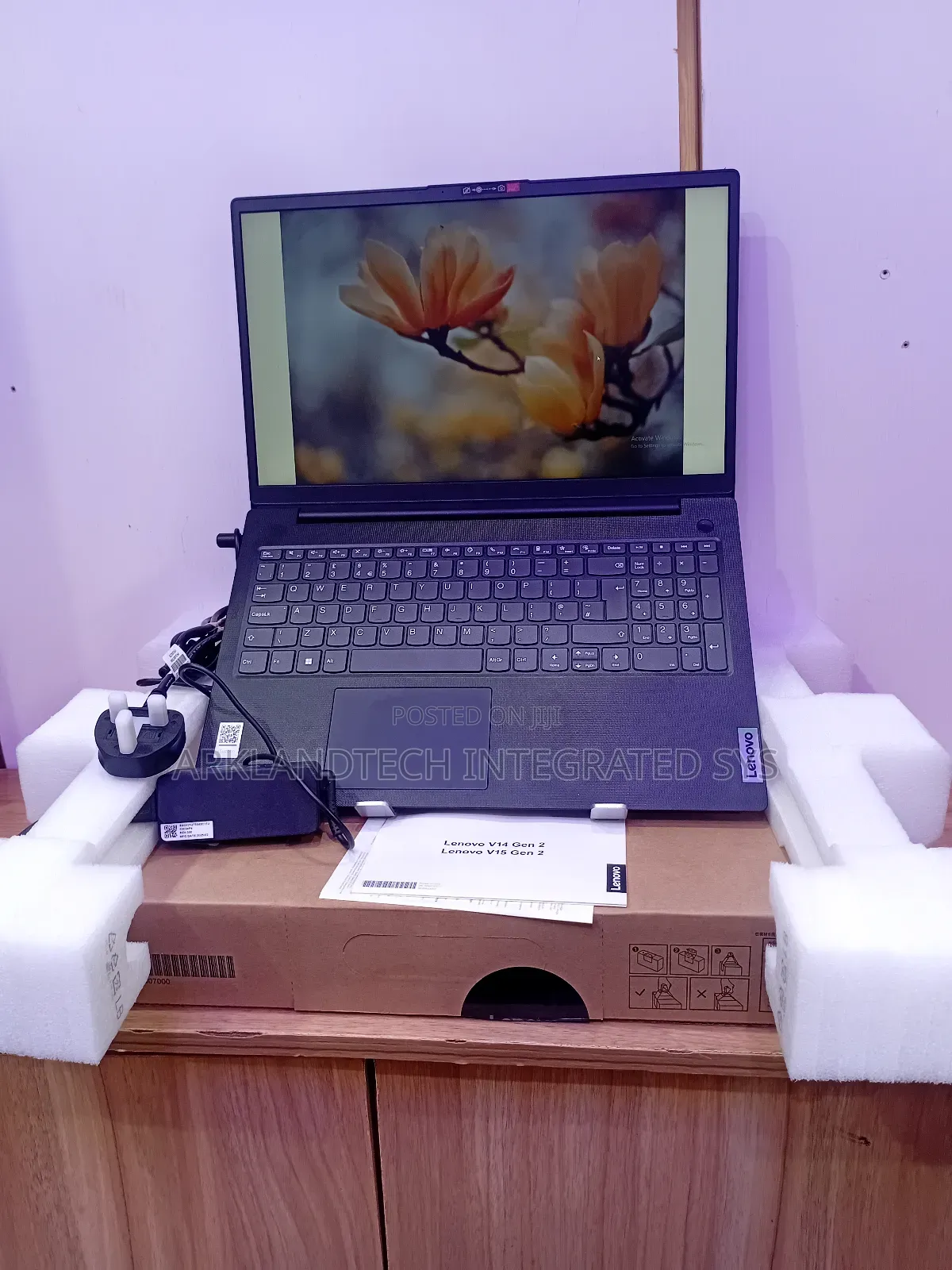 New Laptop Lenovo IdeaPad 530S 8GB Intel Core i3 SSD 512GB