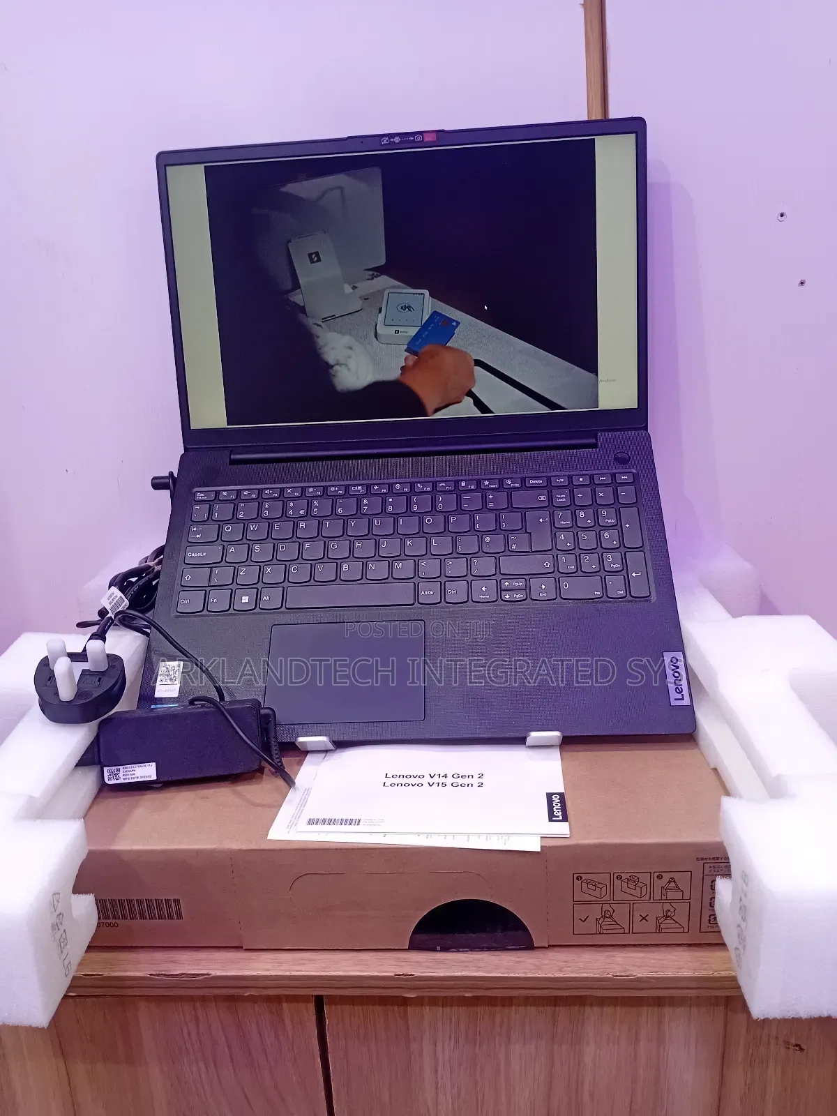 New Laptop Lenovo IdeaPad S10 8GB Intel Core i3 SSD 256GB