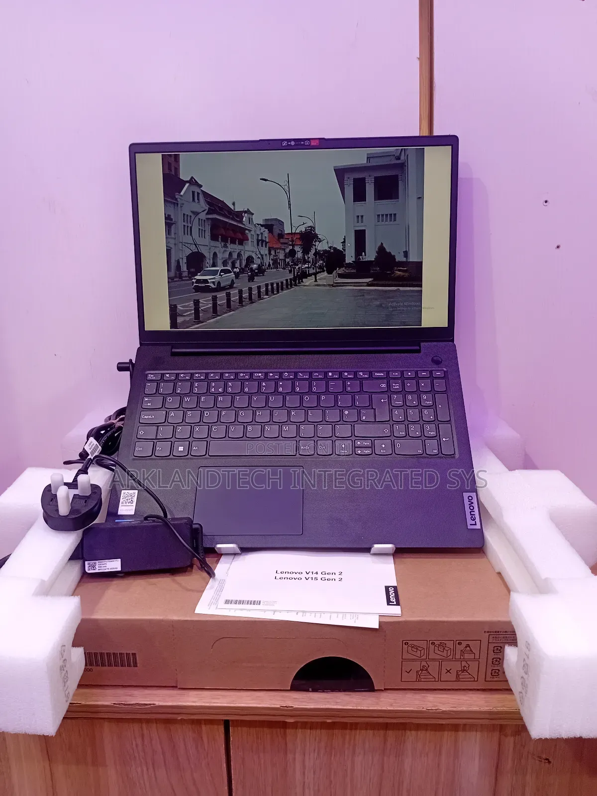 New Laptop Lenovo IdeaPad S10-3 8GB Intel Core i3 SSD 256GB