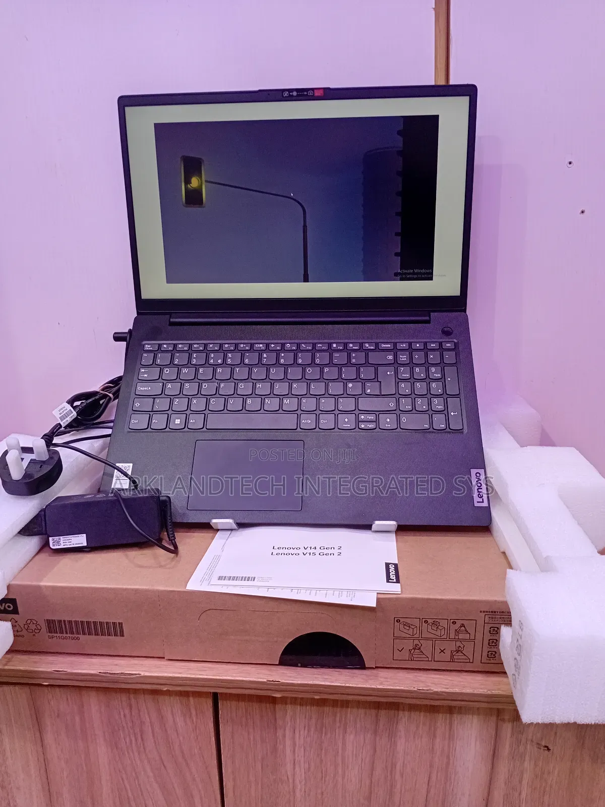 New Laptop Lenovo IdeaPad S206 8GB Intel Core i3 SSD 256GB