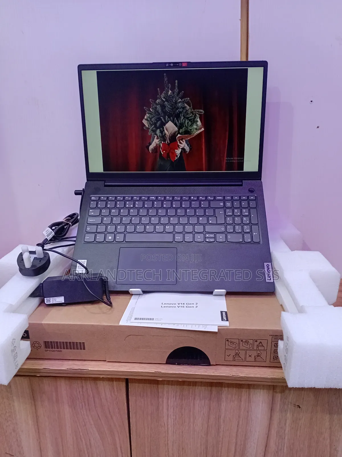 New Laptop Lenovo IdeaPad S300 8GB Intel Core i3 SSD 256GB