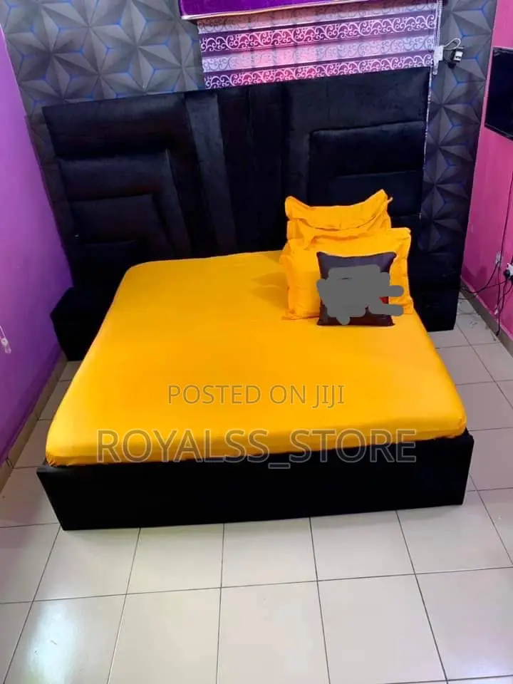 Quality Cotton Plain Color Bedsheet With 4 Pillow Cases