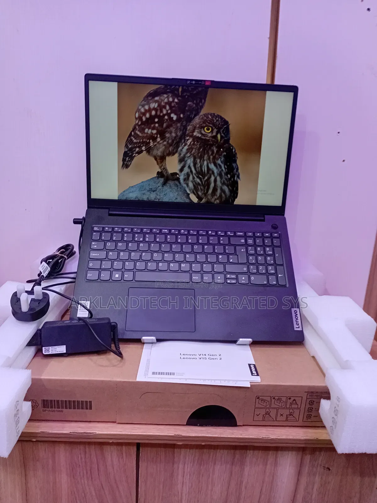 New Laptop Lenovo IdeaPad U110 8GB Intel Core i3 SSD 256GB
