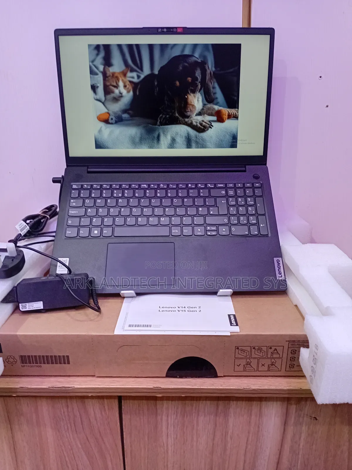 New Laptop Lenovo IdeaPad U300e 8GB Intel Core i3 SSD 256GB