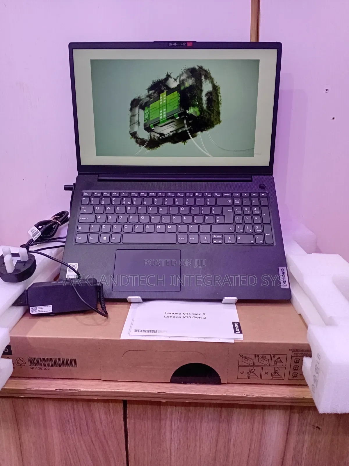 New Laptop Lenovo IdeaPad U300e 8GB Intel Core i3 SSD 512GB