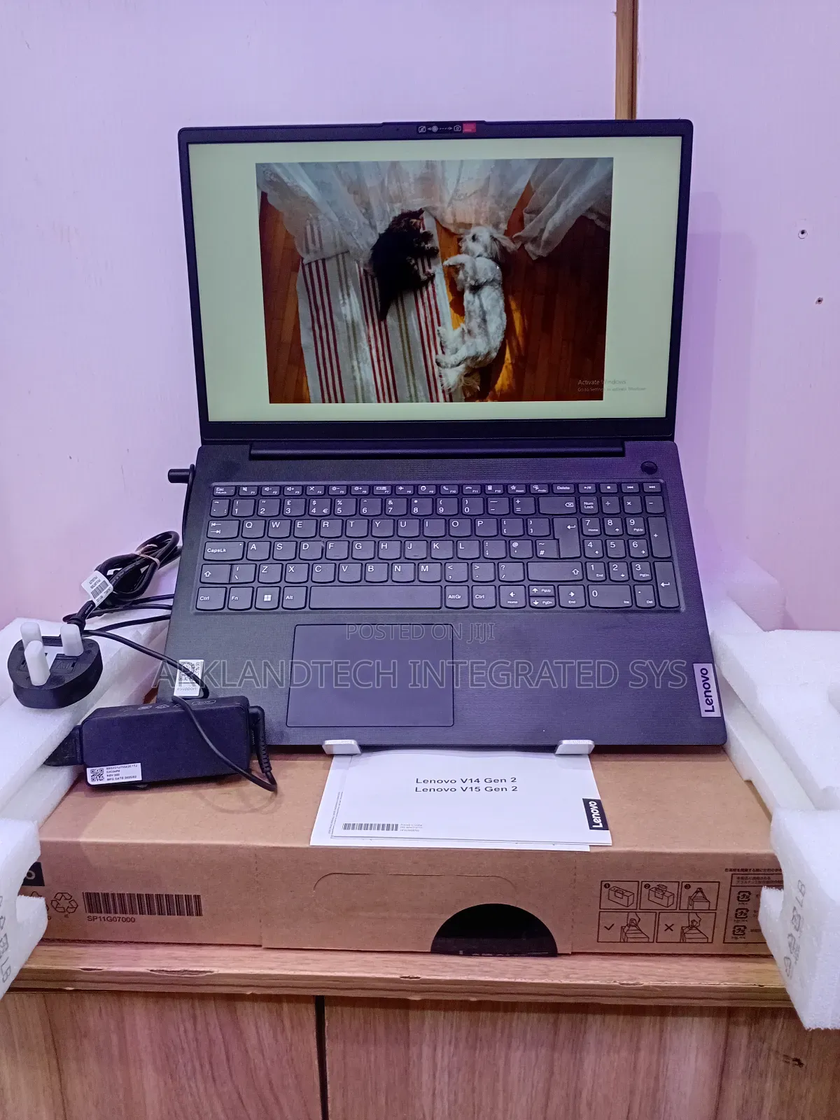 New Laptop Lenovo IdeaPad U300s 8GB Intel Core i3 SSD 512GB