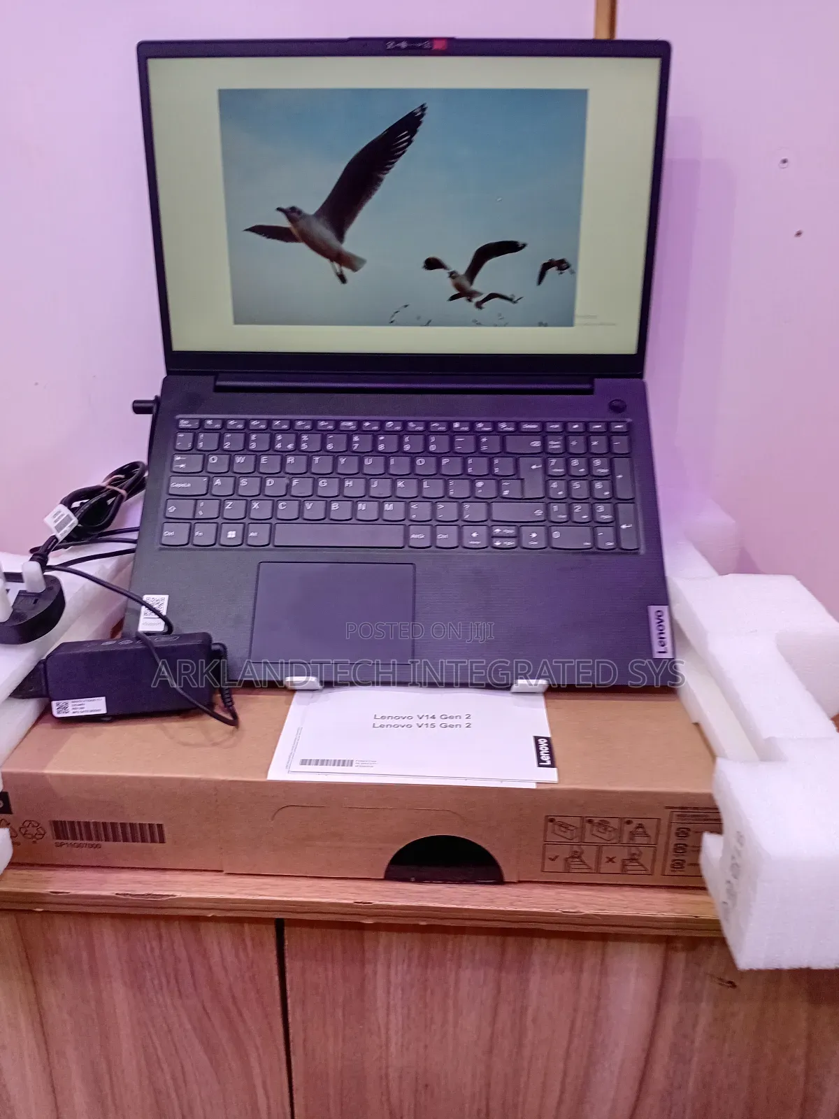 New Laptop Lenovo IdeaPad U330 8GB Intel Core i3 SSD 512GB