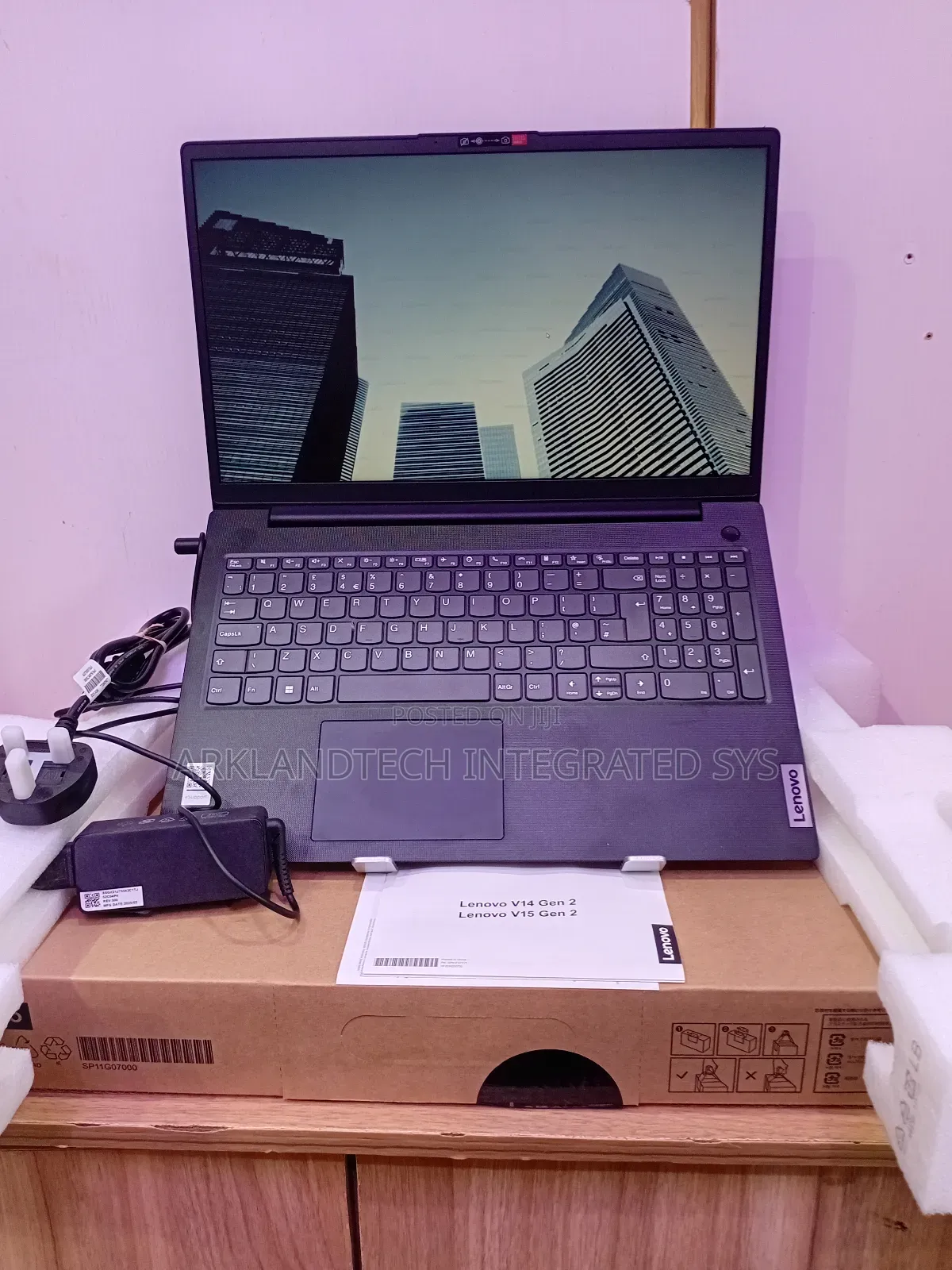 New Laptop Lenovo IdeaPad U330 8GB Intel Core i3 SSD 512GB