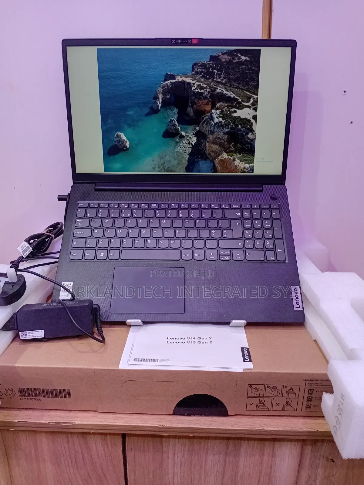 New Laptop Lenovo IdeaPad U350 8GB Intel Core i3 SSD 512GB