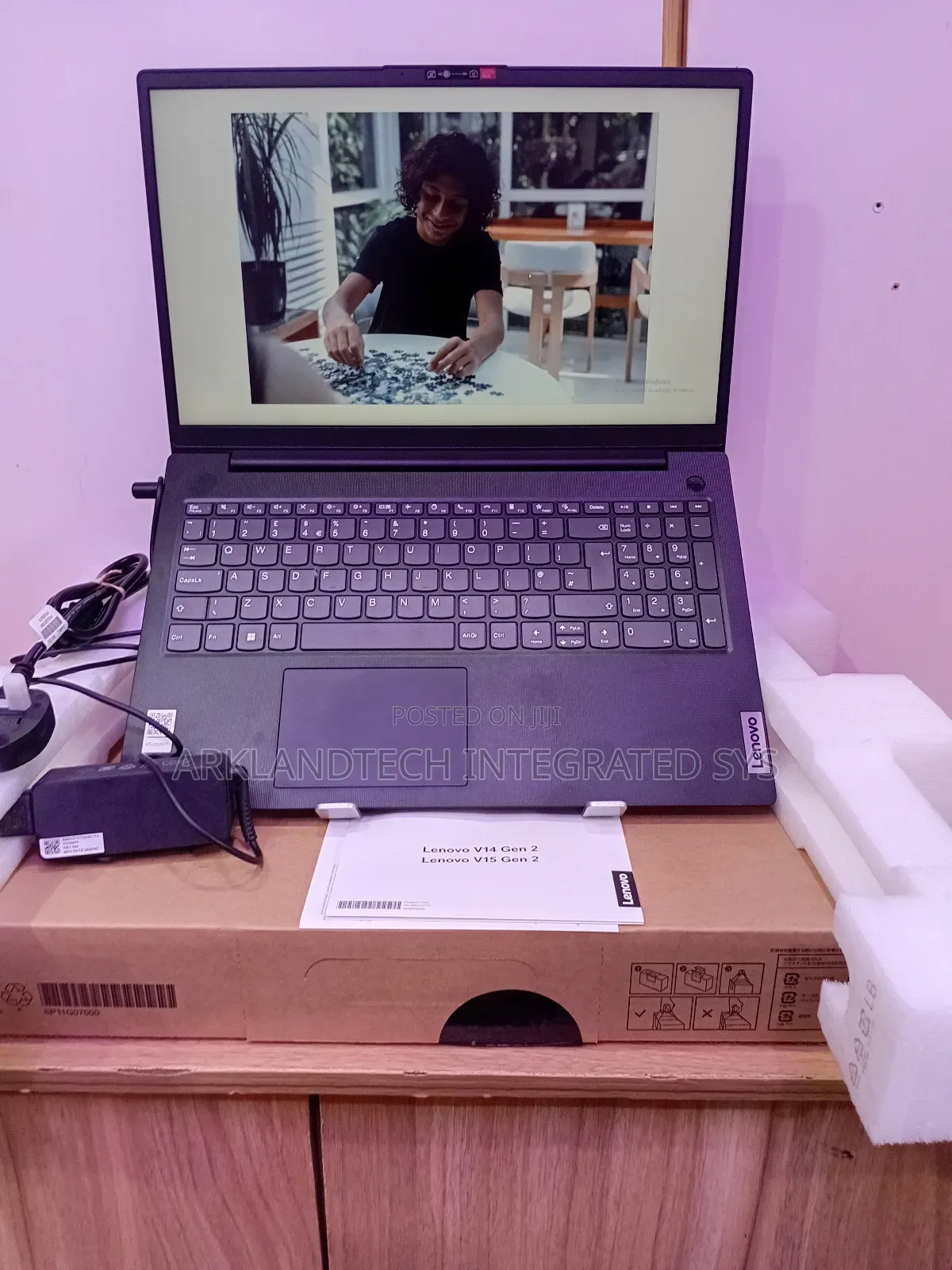 New Laptop Lenovo IdeaPad U350 8GB Intel Core i3 SSD 512GB