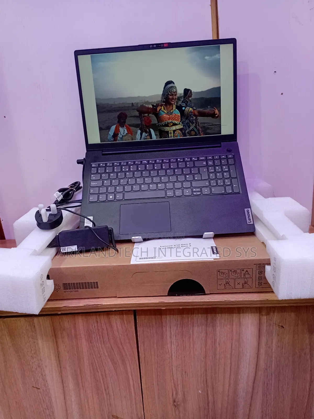 New Laptop Lenovo IdeaPad U510 8GB Intel Core i3 SSD 512GB