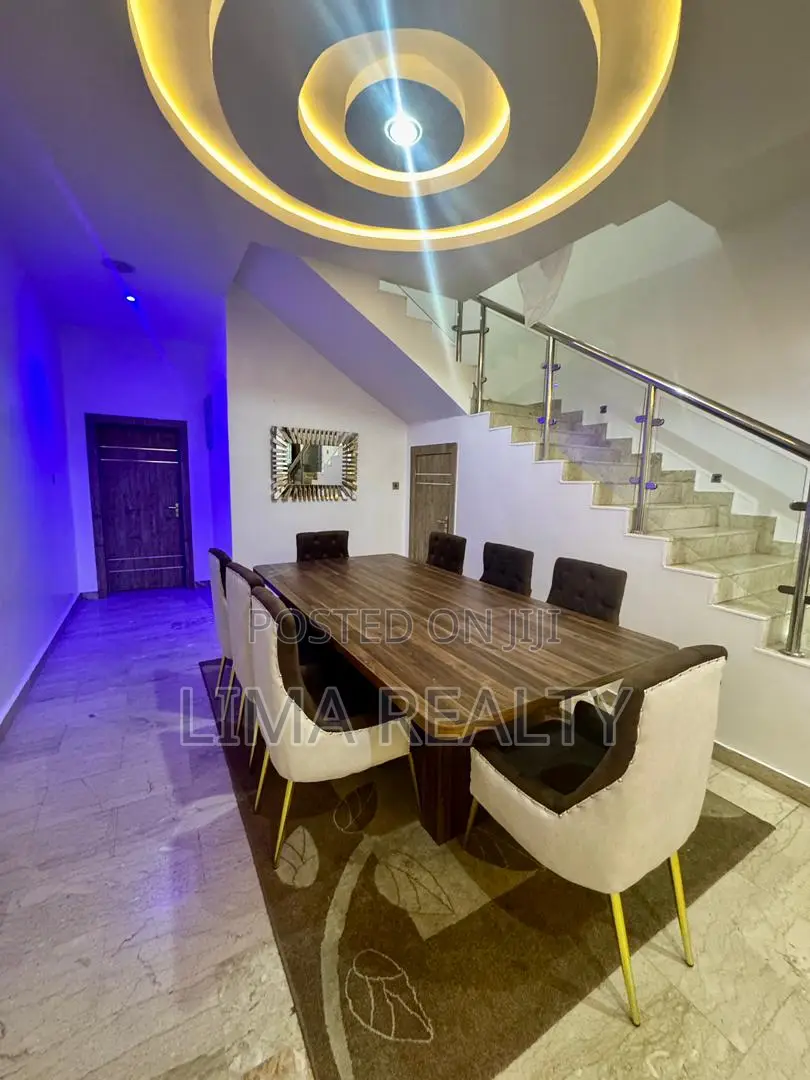 Luxury 5 Bed Self for Party and Normal Stay
