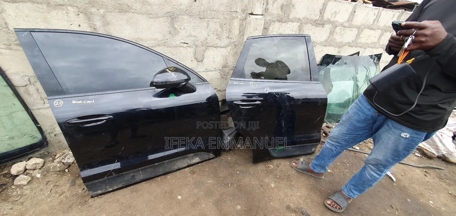 Door Porsche Macan