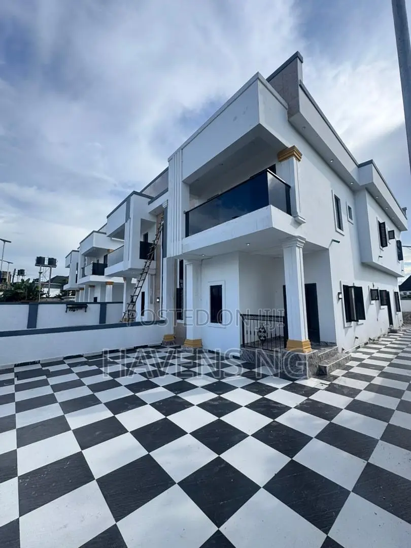 4bdrm Duplex in Eliozu for sale