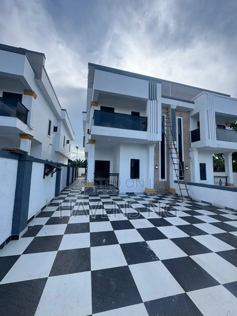 4bdrm Duplex in Eliozu for sale