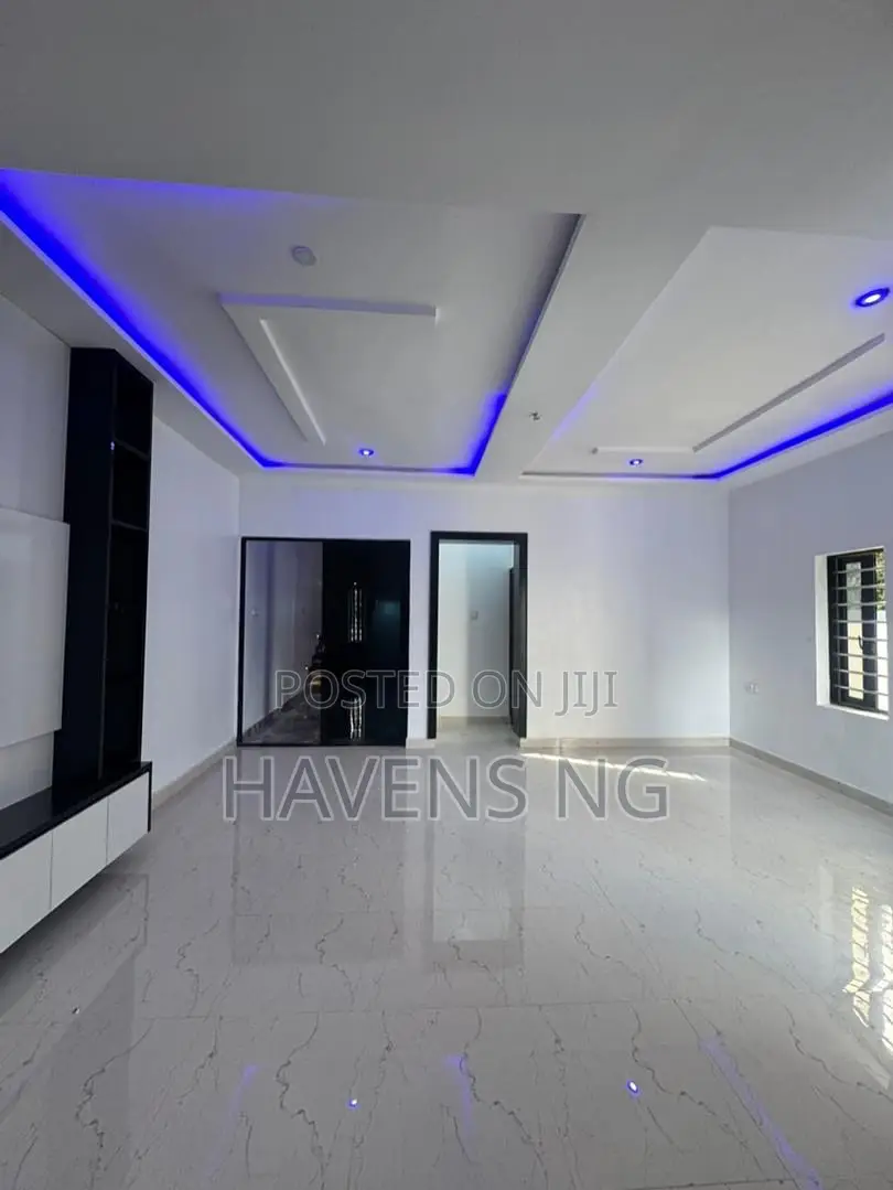 4bdrm Duplex in Eliozu for sale