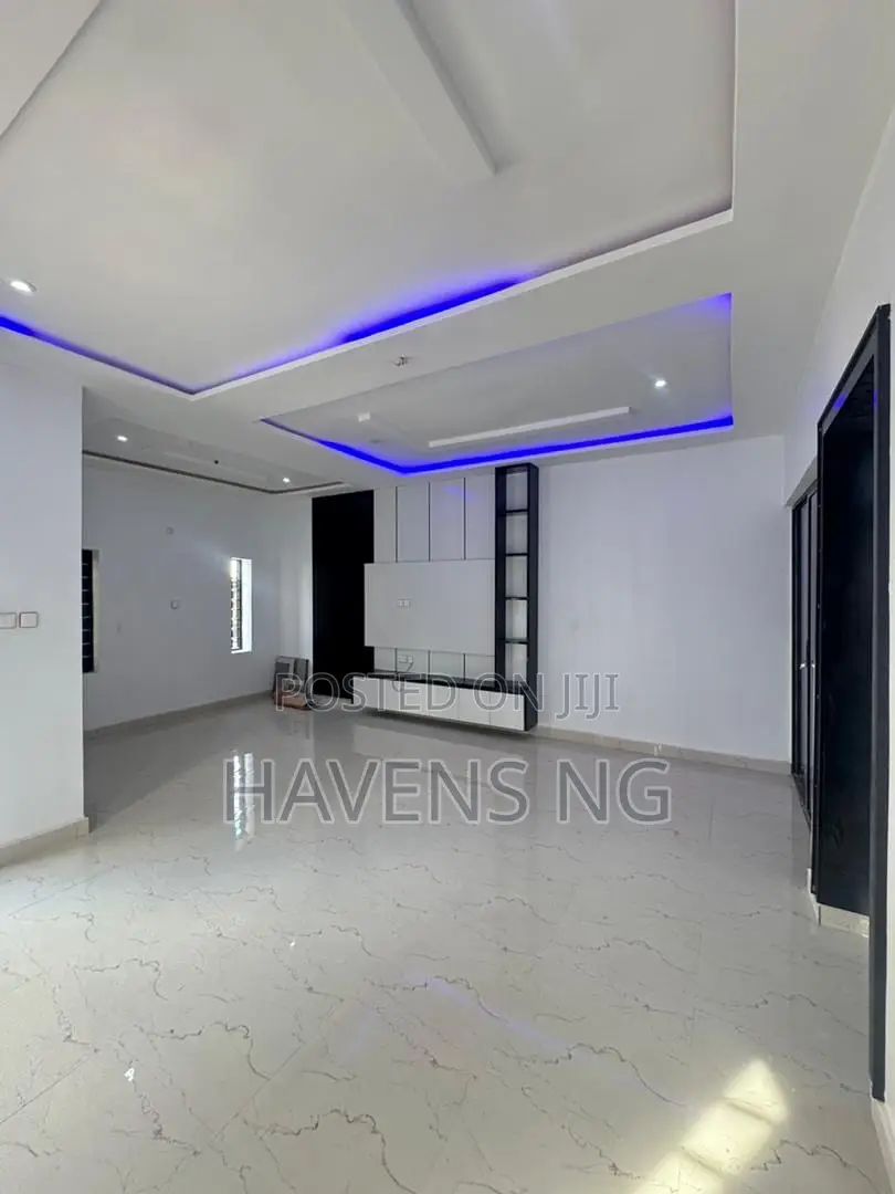 4bdrm Duplex in Eliozu for sale