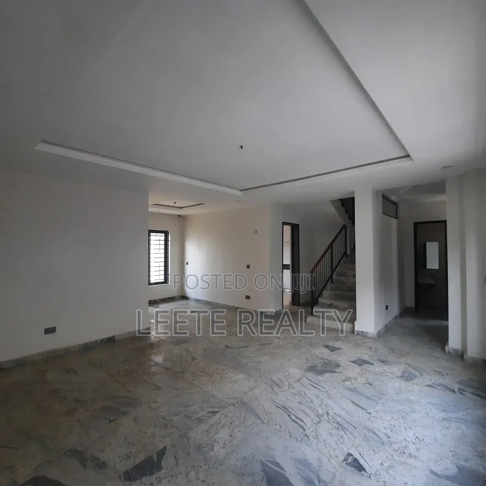 5bdrm Townhouse/Terrace in Jahi for sale