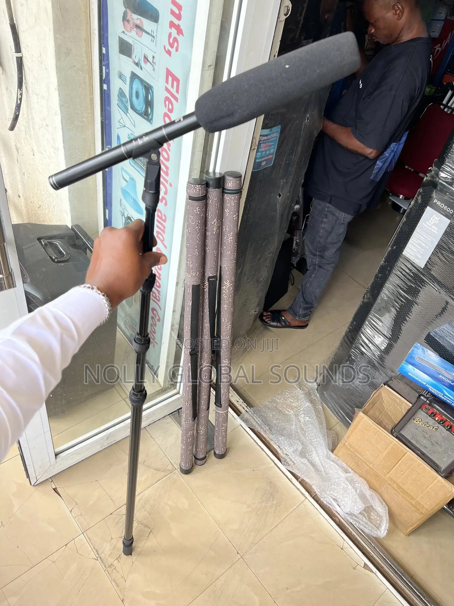 Portable Handheld Boom Pole and Shotgun Mic,4section Extendable Length