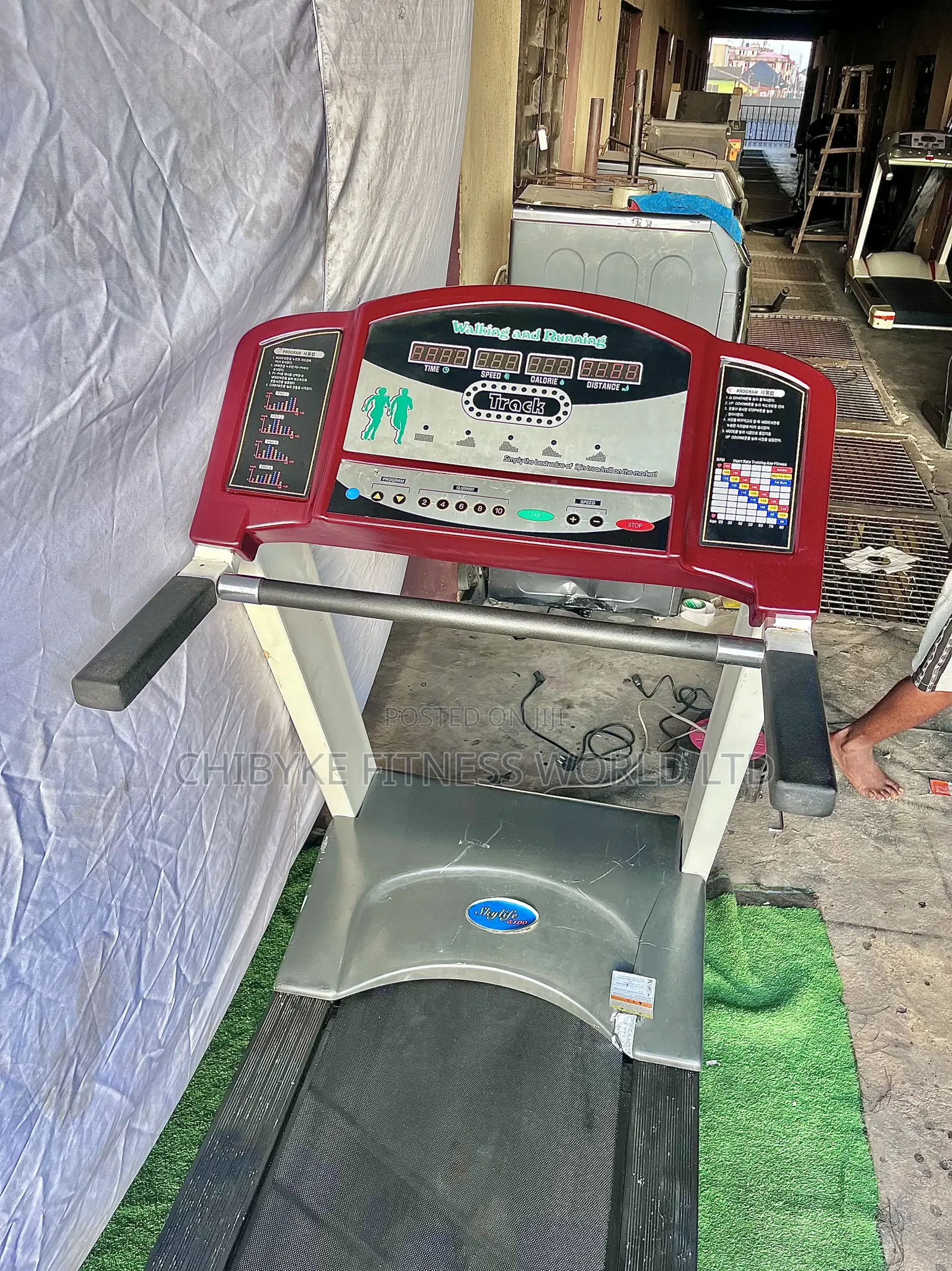6hp Skylife Industrial Treadmill