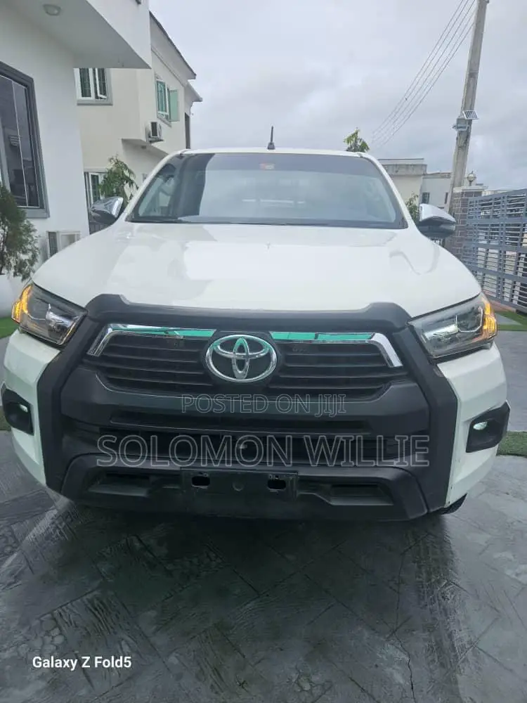 Toyota Hilux 2019 White