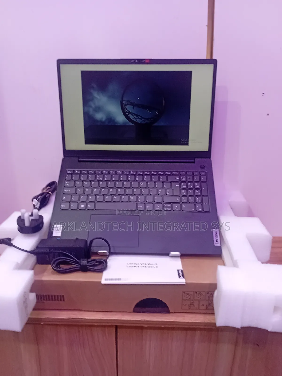 New Laptop Lenovo IdeaPad Z380 8GB Intel Core i3 SSD 256GB