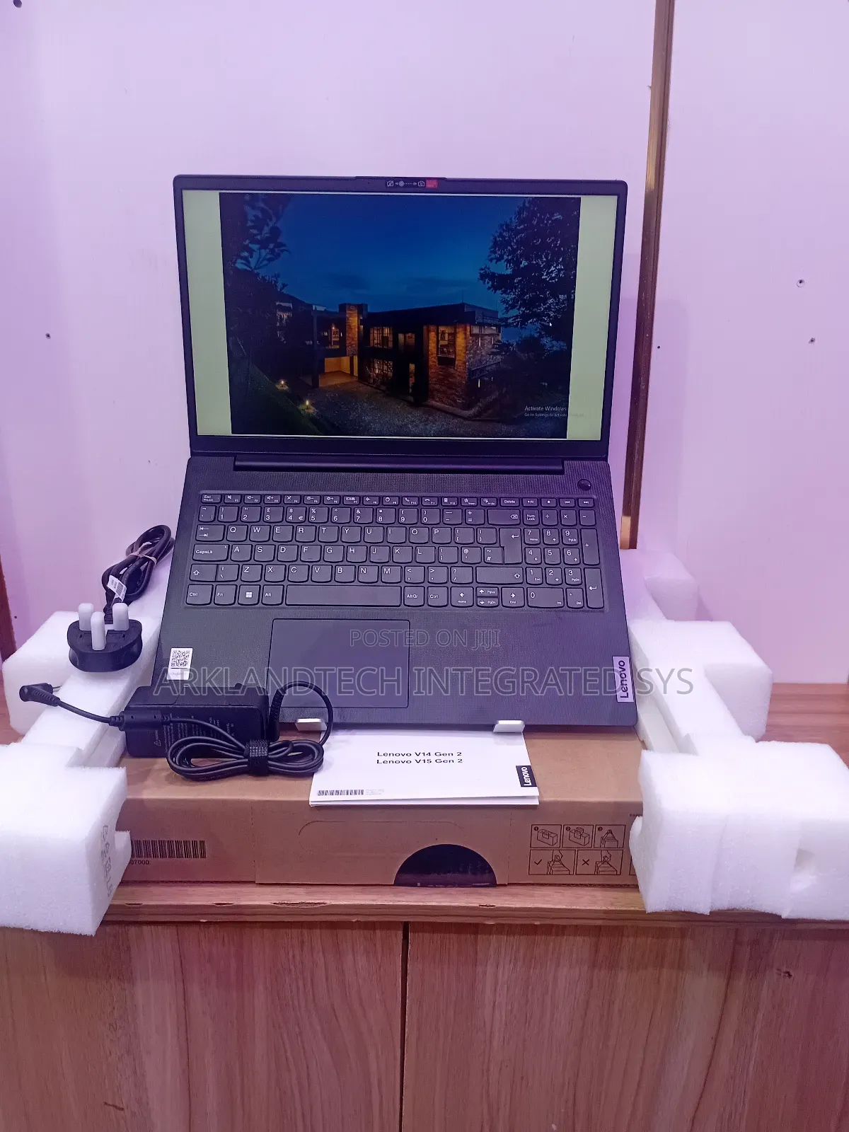New Laptop Lenovo IdeaPad Z570 8GB Intel Core i3 SSD 512GB