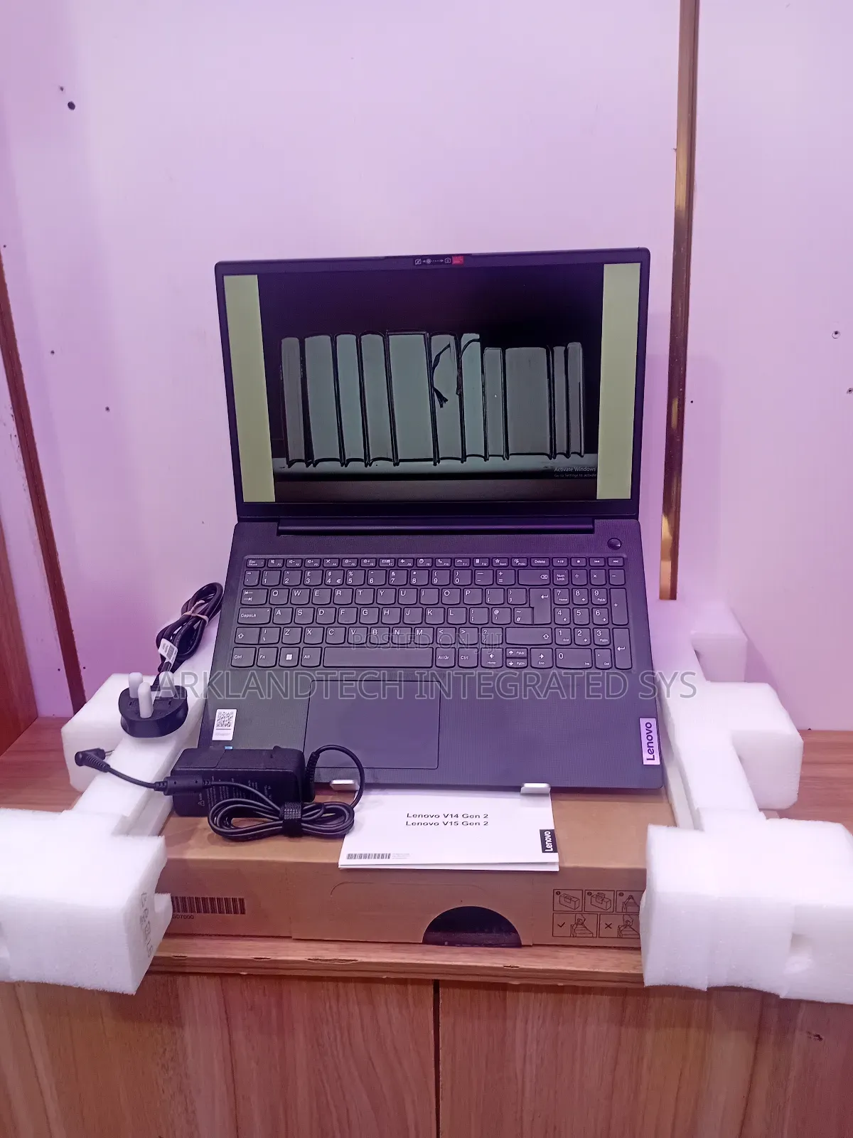 New Laptop Lenovo IdeaPad Z710 8GB Intel Core i3 SSD 256GB