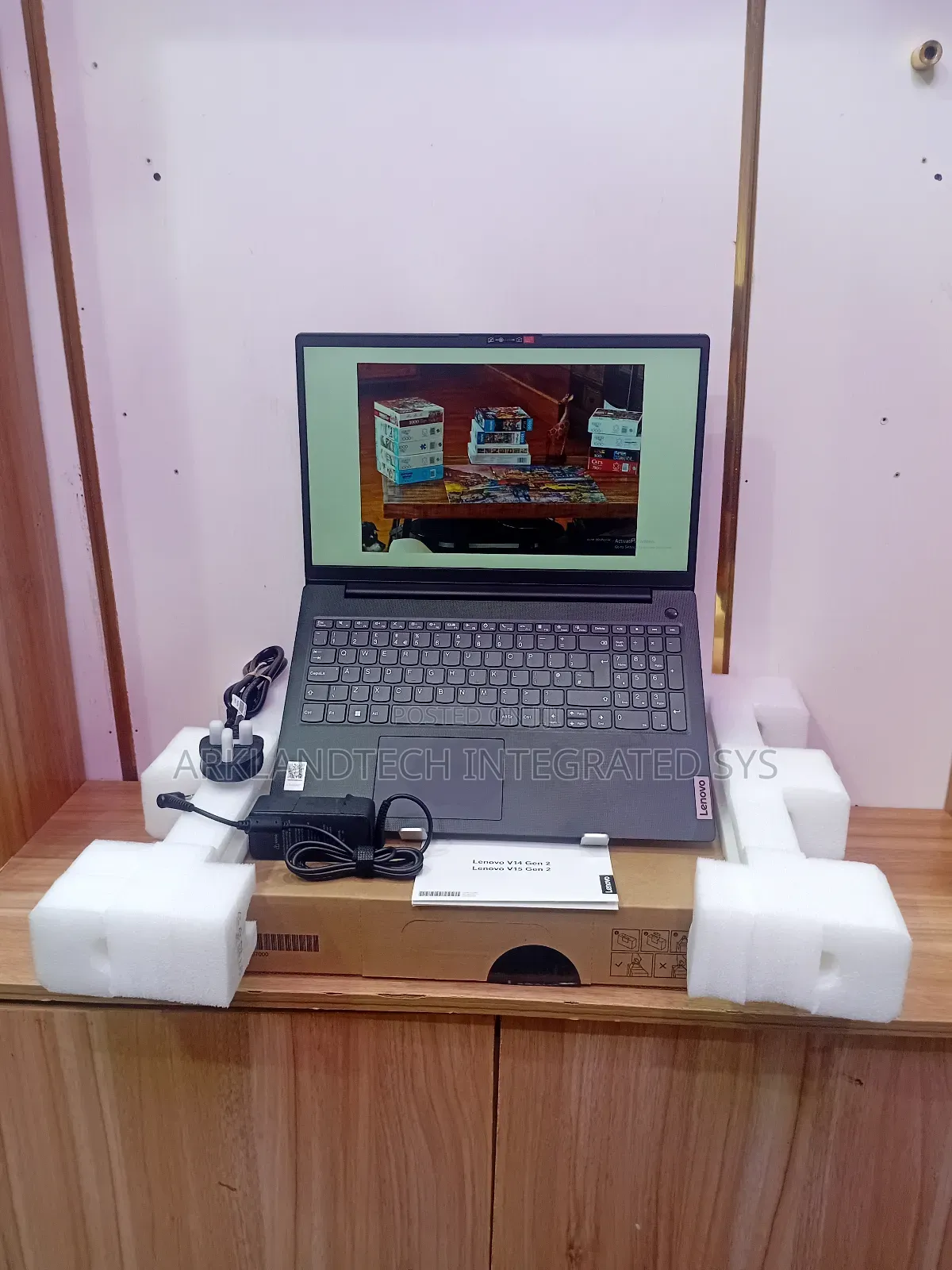 New Laptop Lenovo IdeaPad Y410p 8GB Intel Celeron SSD 256GB