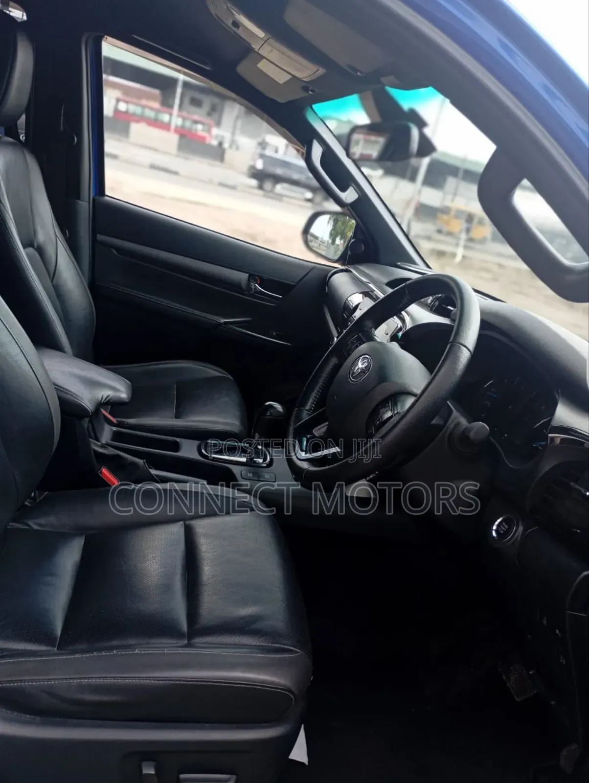 Toyota Hilux 2023 Blue