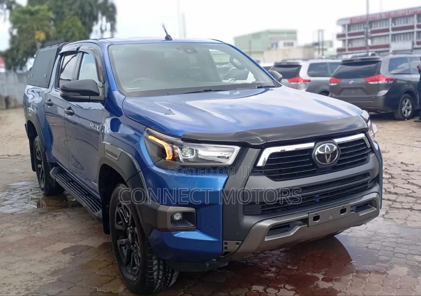 Toyota Hilux 2023 Blue