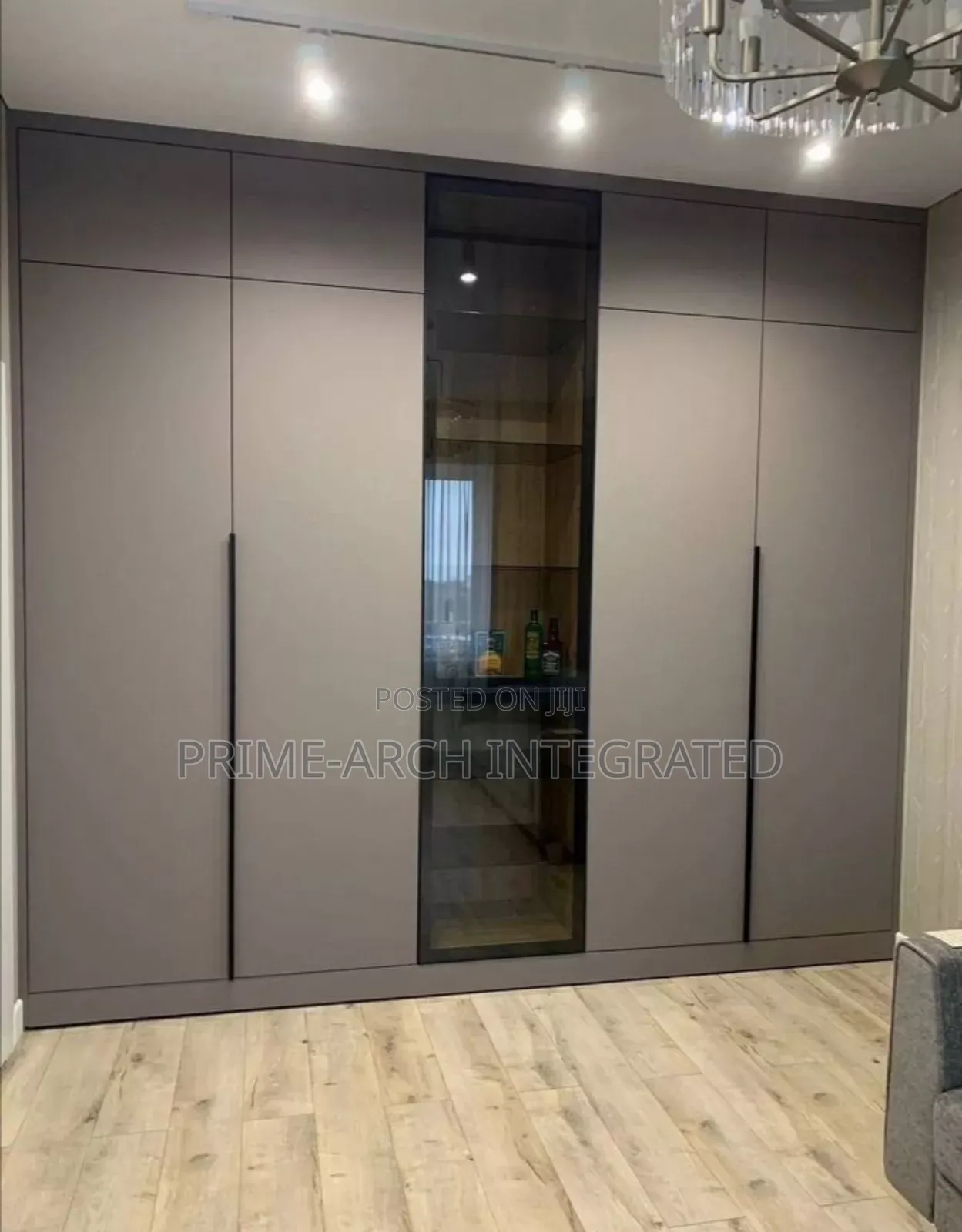 Glossy Wardrobe