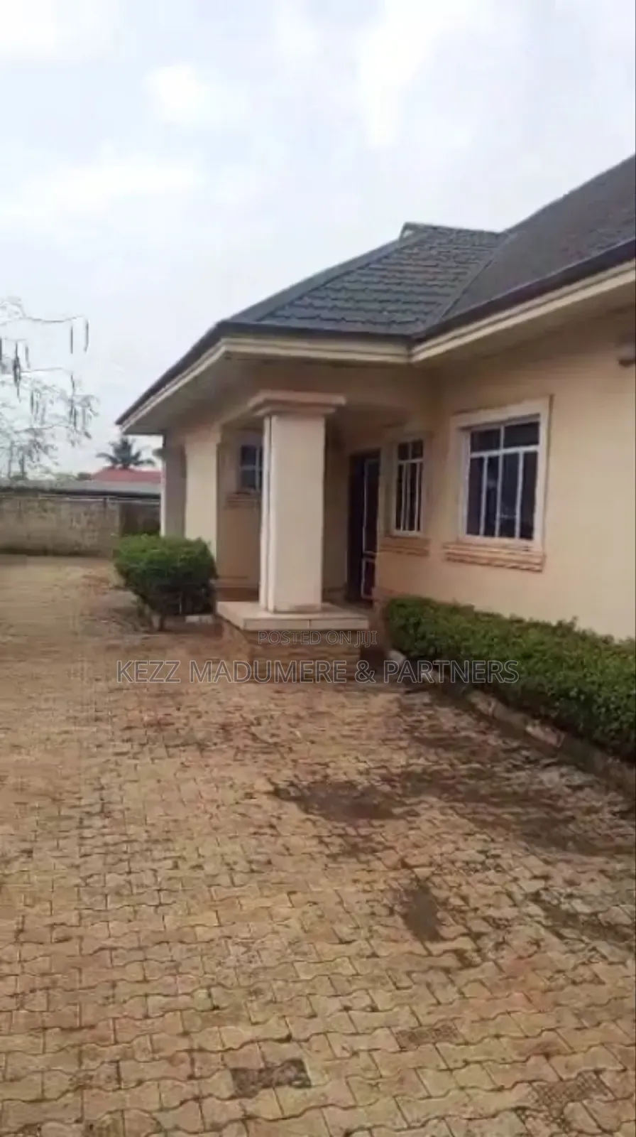 3bdrm Bungalow in Bricks Estate, Phase for sale