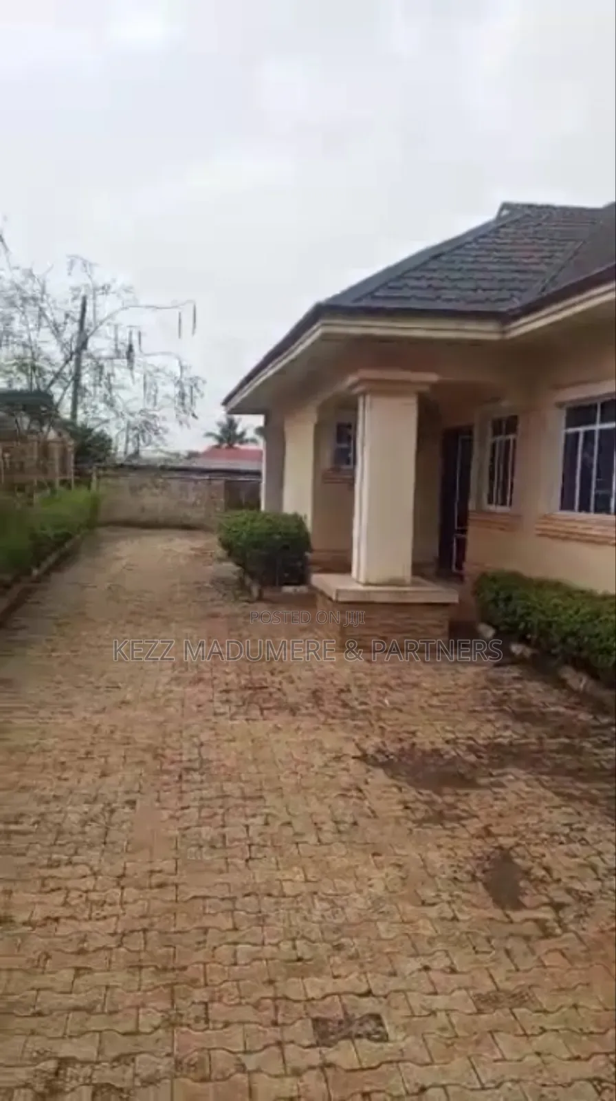 3bdrm Bungalow in Bricks Estate, Phase for sale