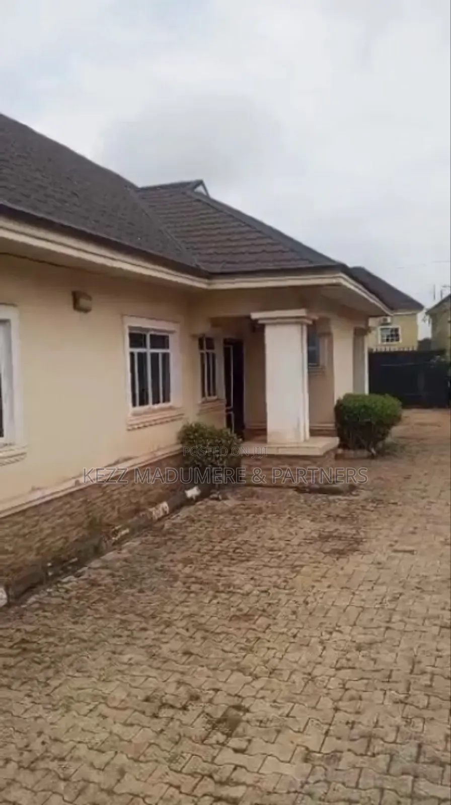 3bdrm Bungalow in Bricks Estate, Phase for sale