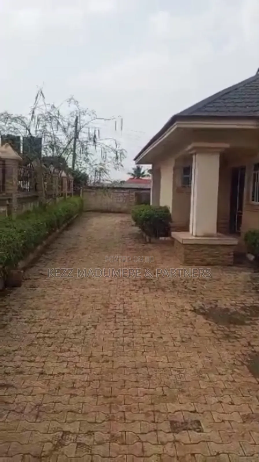 3bdrm Bungalow in Bricks Estate, Phase for sale