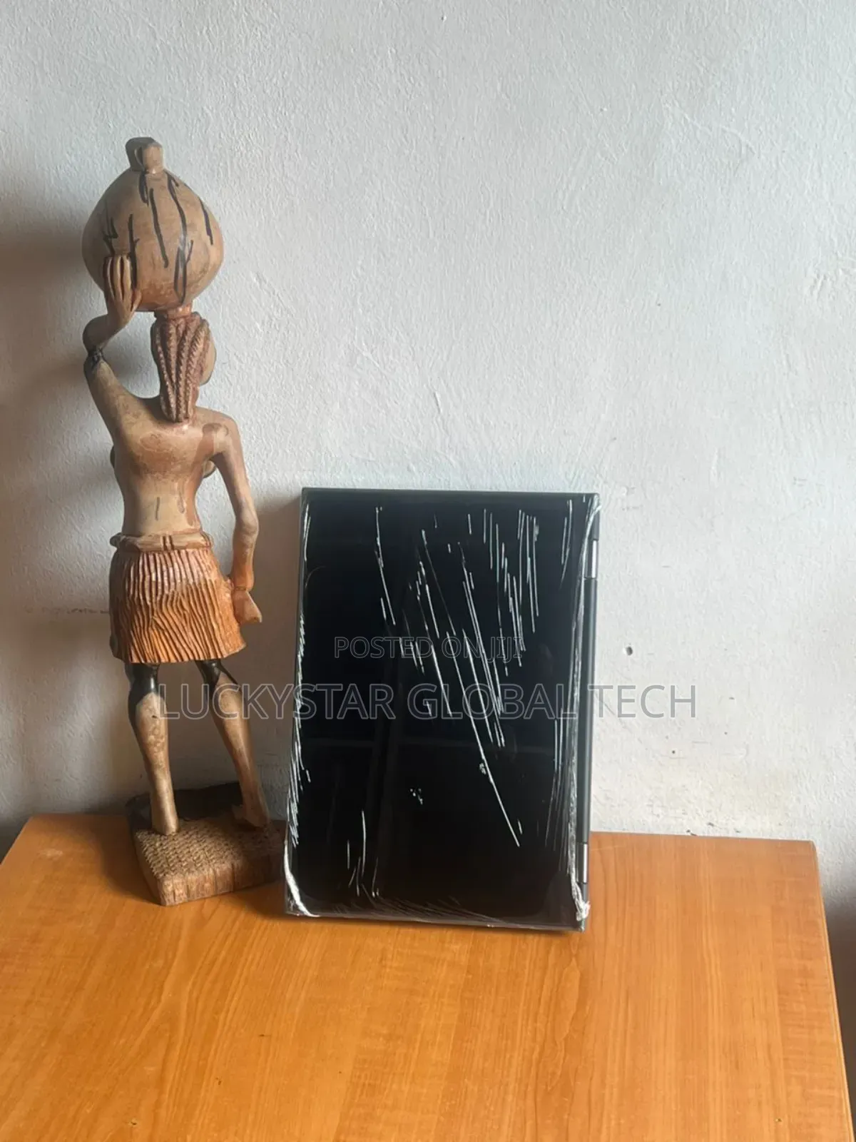 Laptop Lenovo 300e 4GB Intel Pentium SSD 60GB