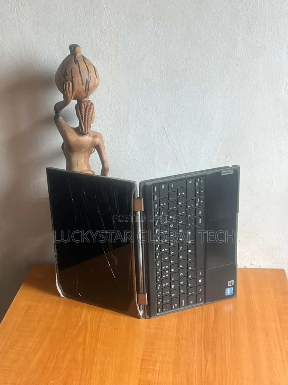 Laptop Lenovo 300e 4GB Intel Pentium SSD 60GB