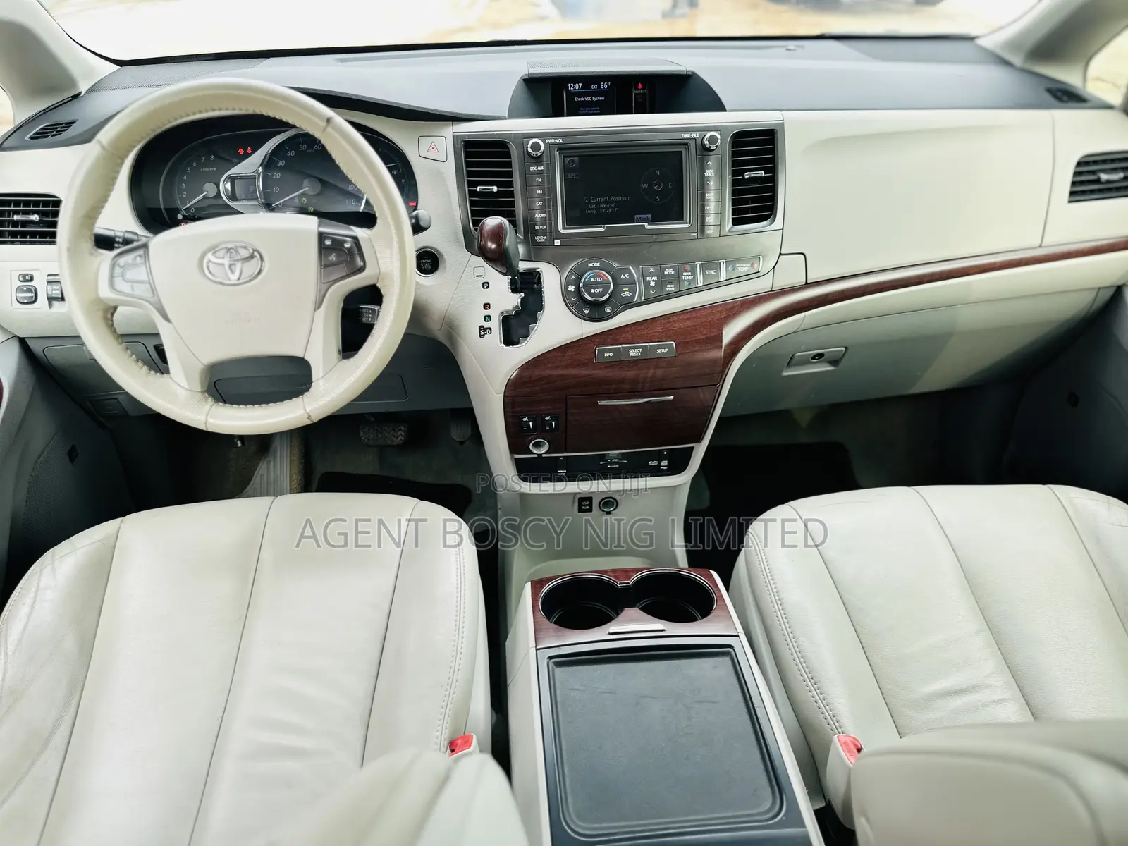 Toyota Sienna XLE 8-Passenger 4dr Minivan (3.5L 6cyl 6A) 2014 Gray